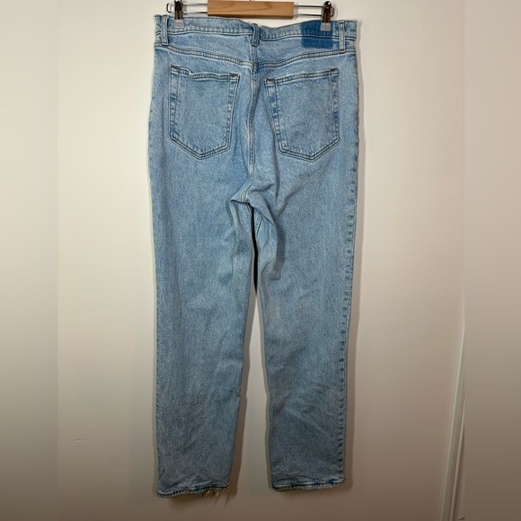 Abercrombie & Fitch Ultra High Rise 90s Straight Jean Lightwash Size 31 - Picture 10 of 10
